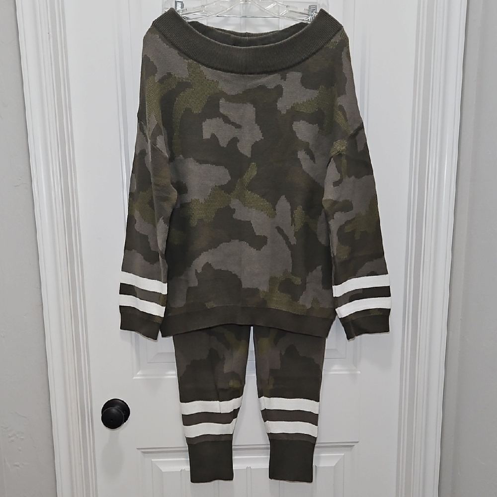 Hem & Thread Camo Sweater Knit Jogger Top Set